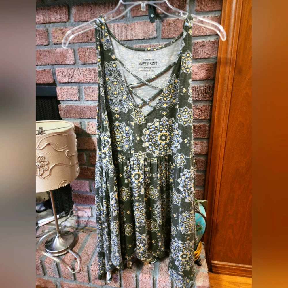 Torrid Size 1 Assymetrical Top